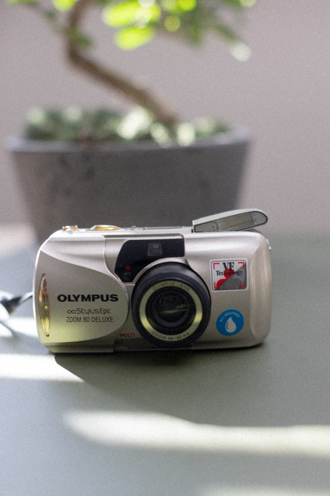 Olympus Stylus Epic Zoom 80 deals Deluxe 35mm Point & Shoot Film Camera